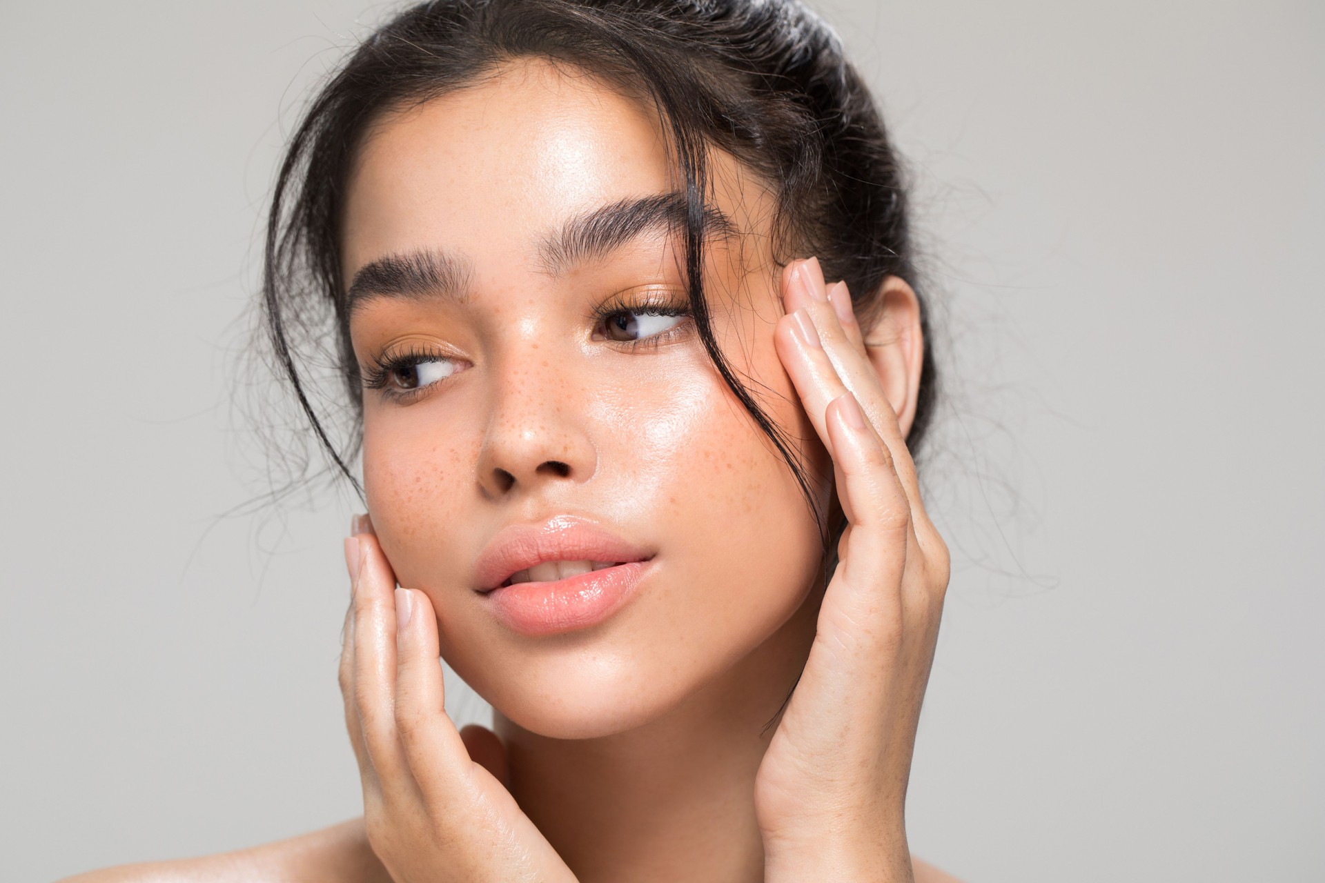 Young woman beauty portrait